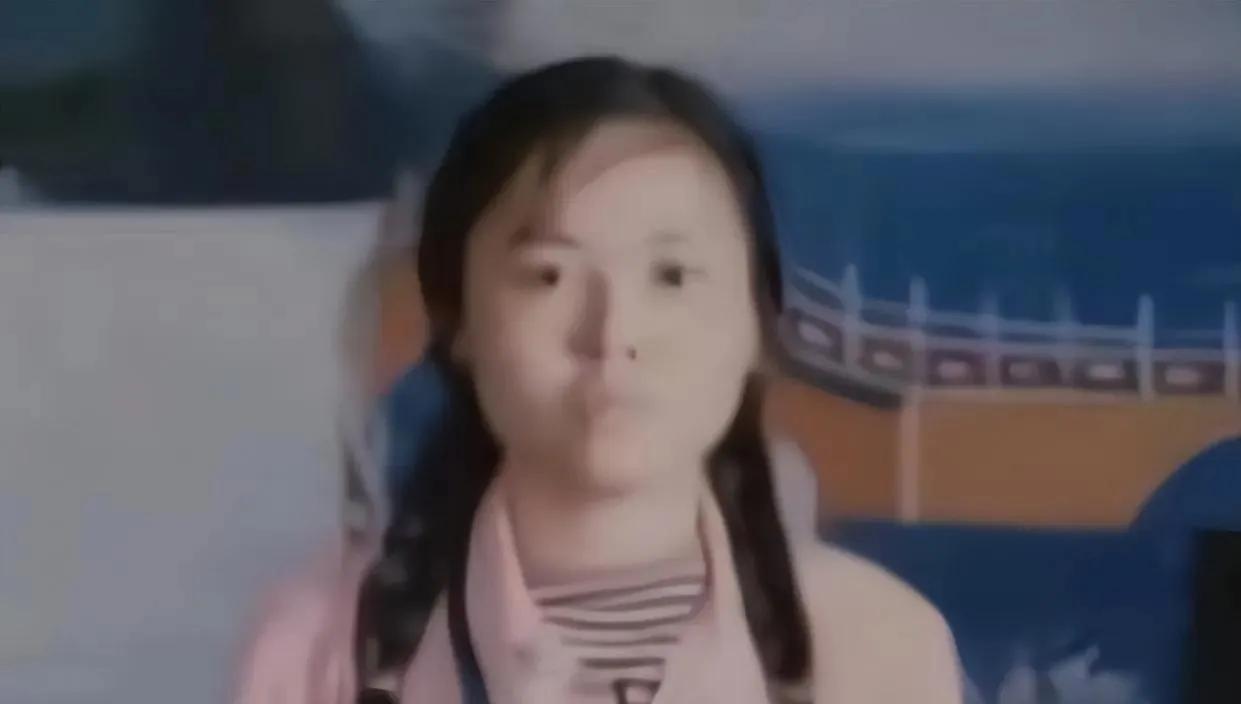 1995年，20岁女大学生被人贩子拐卖给55岁老光棍，和鸡鸭同住17年，身体饱受