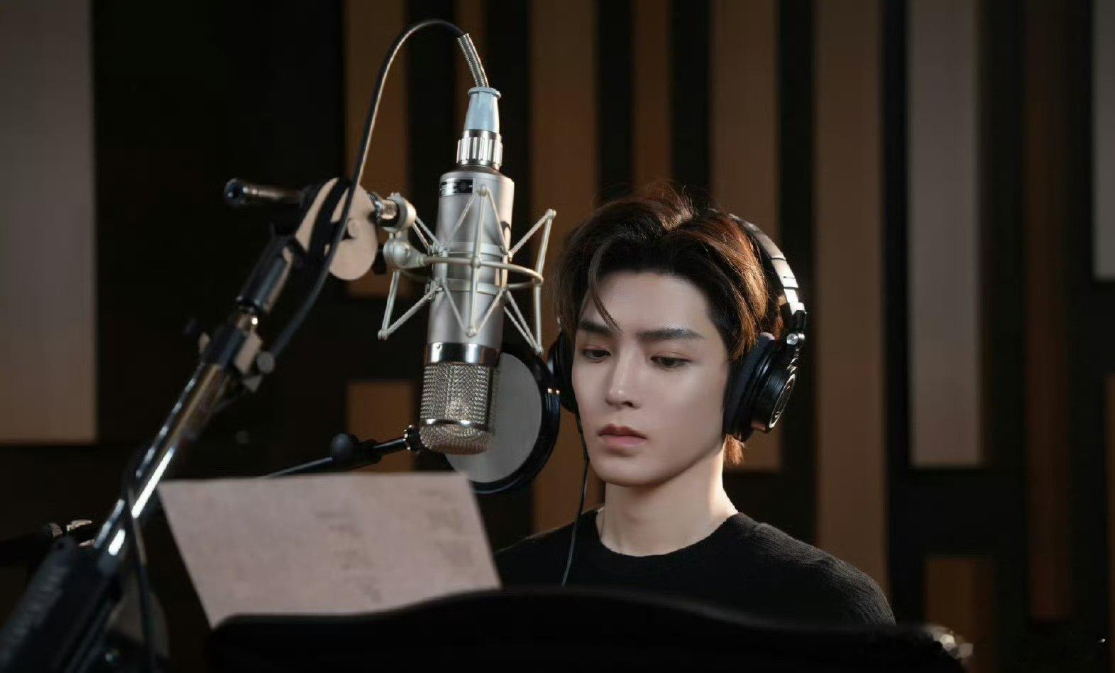 以侯明昊的实力应该去不了歌手吧