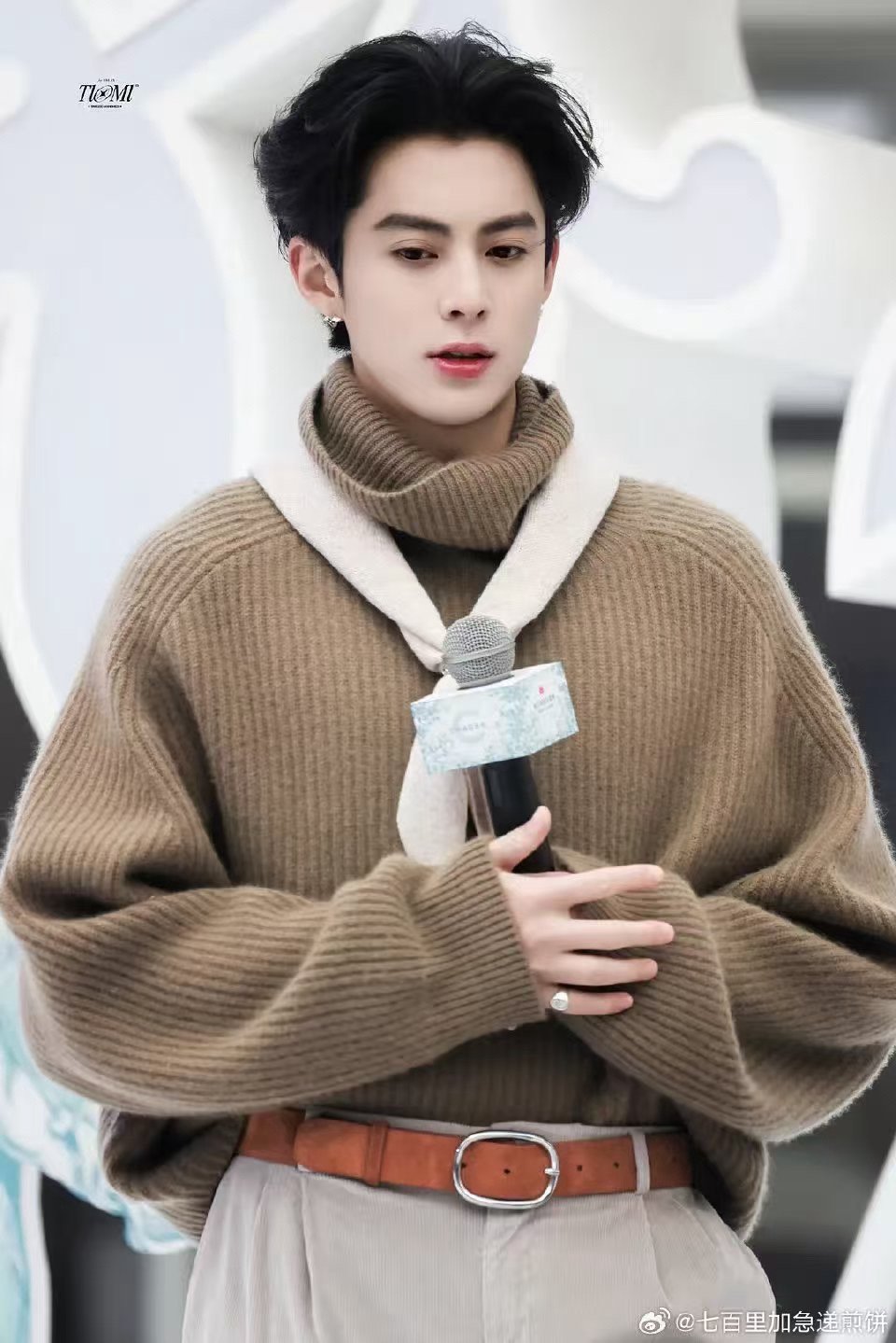 王鹤棣冬日限定男友王鹤棣冬日男友look王鹤棣冬日男友look，好帅啊，蛙趣 