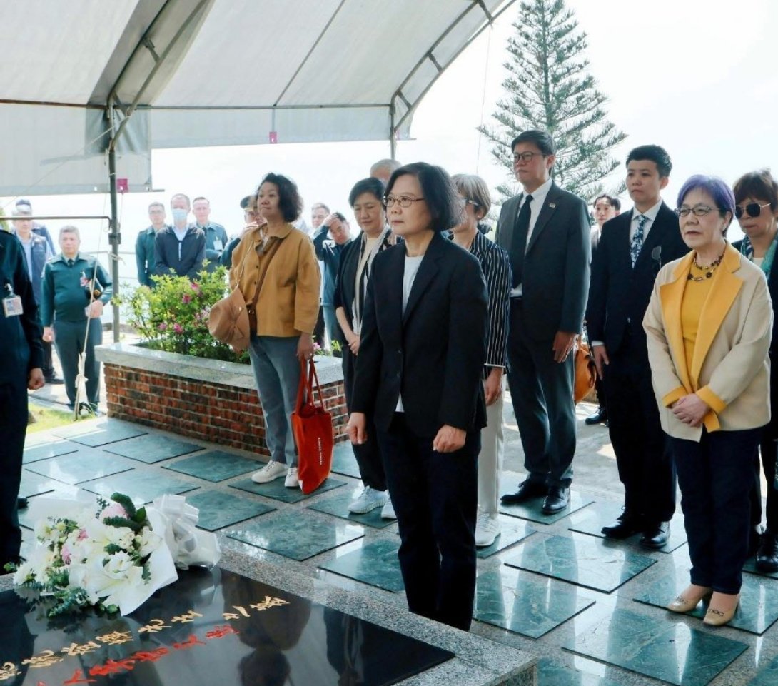 清明节，蔡英文祭拜李登辉 ！热点现场