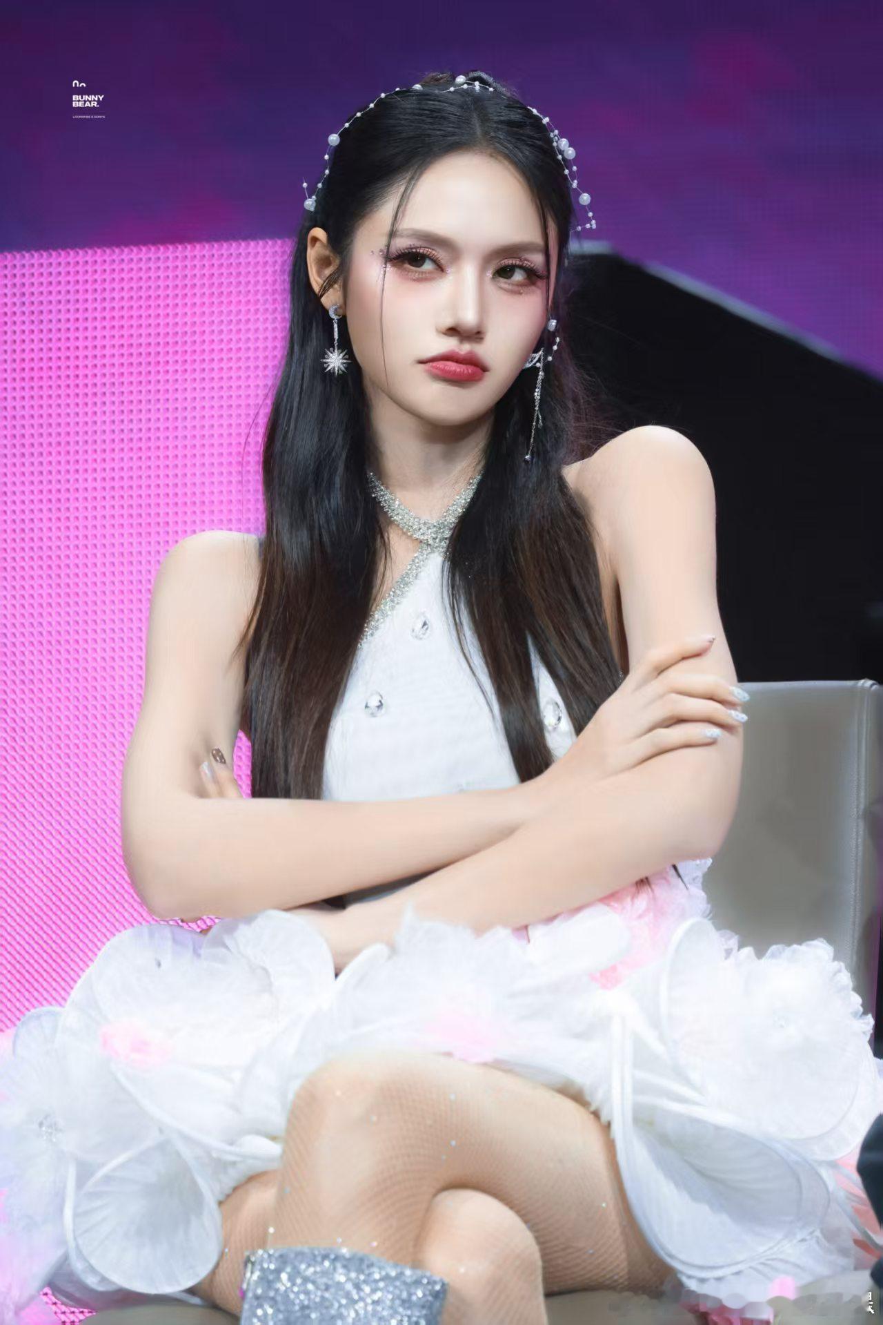 Lookmhee[超话]  想要啥都给你，别这样看着我，我这小心脏承受不住[污]