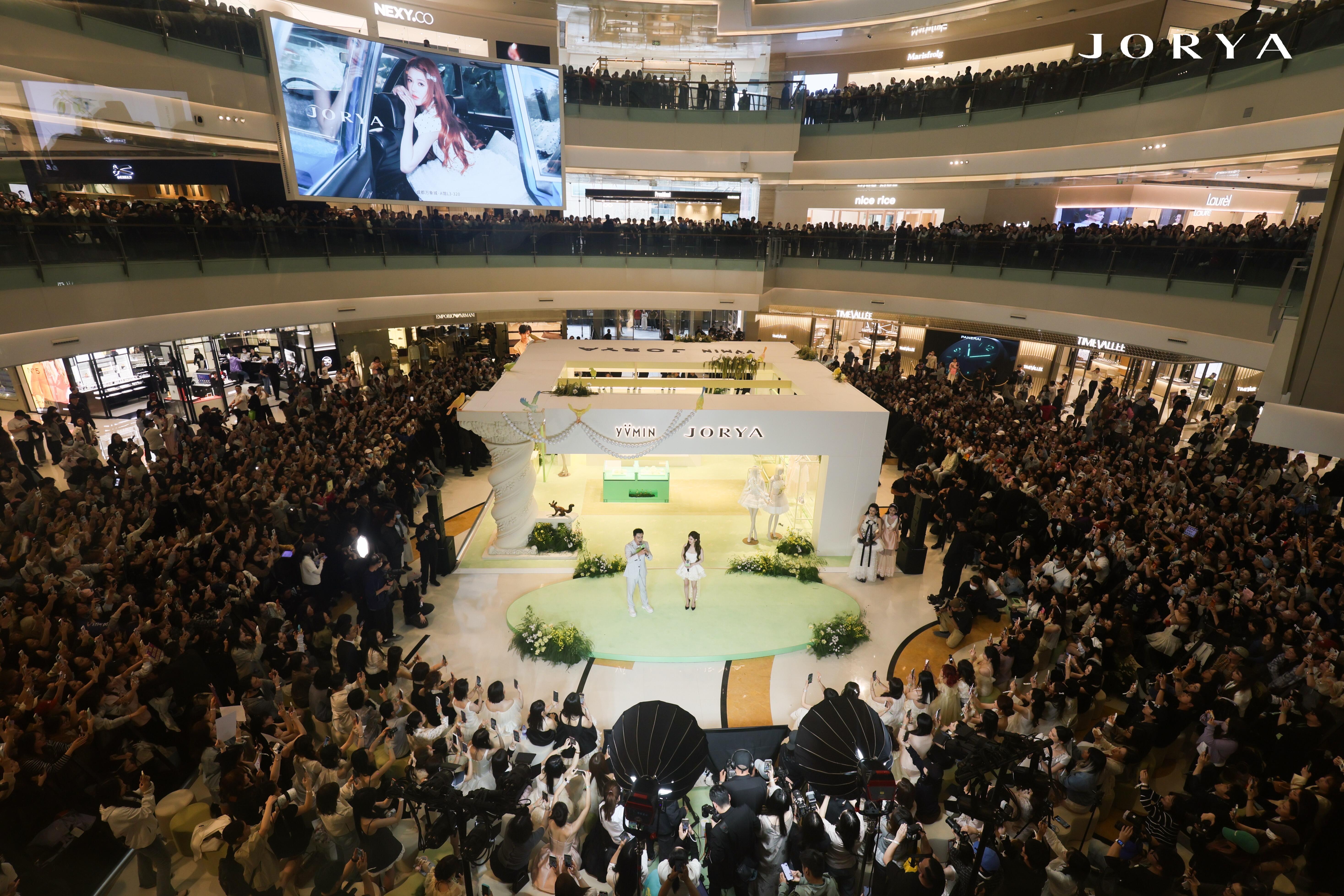 人声鼎沸，这一刻都为你而来 