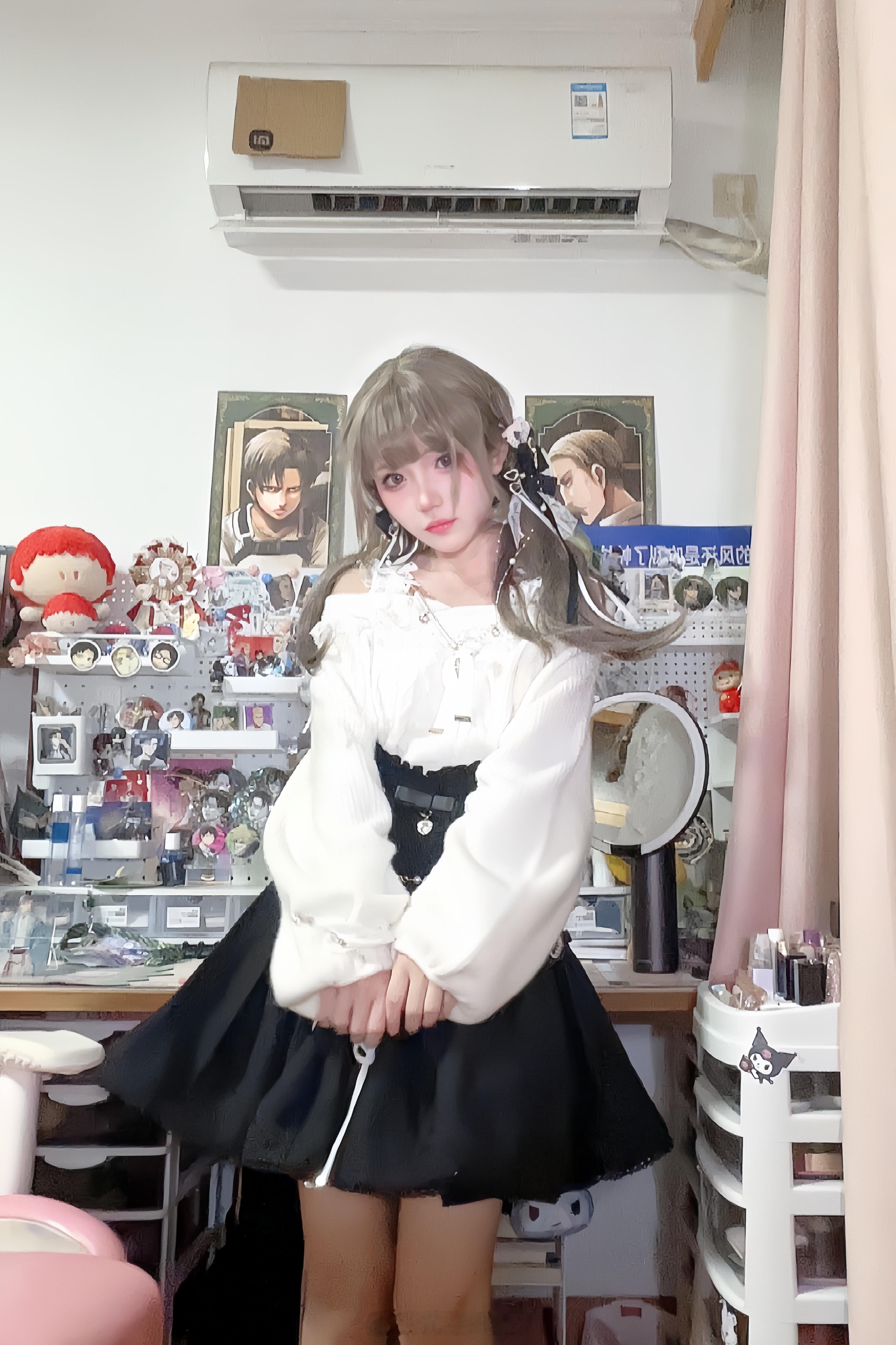 我自己看这个桌子也还是很震撼[草泥马] ​​​