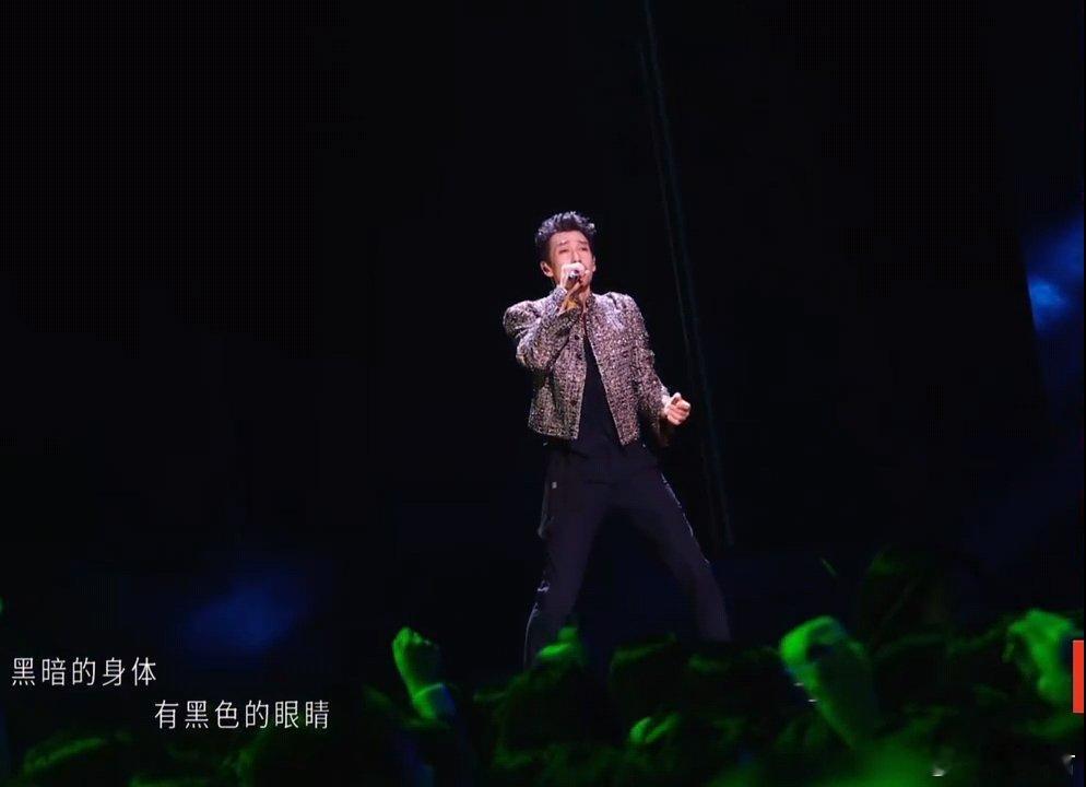 杜华买过满江的专辑现在是叔圈天菜 