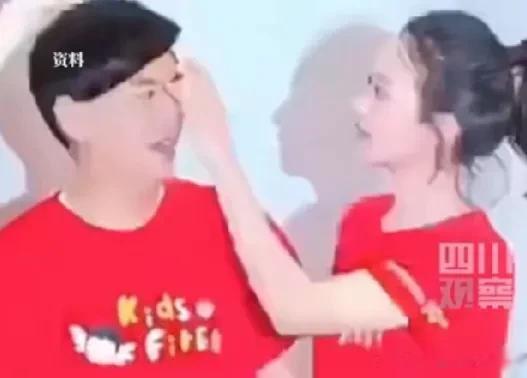 孟耿如当初嫁给黄子佼是脑子进水了吗？男的比她大十几岁就算了，还有很多黑历史，傻女