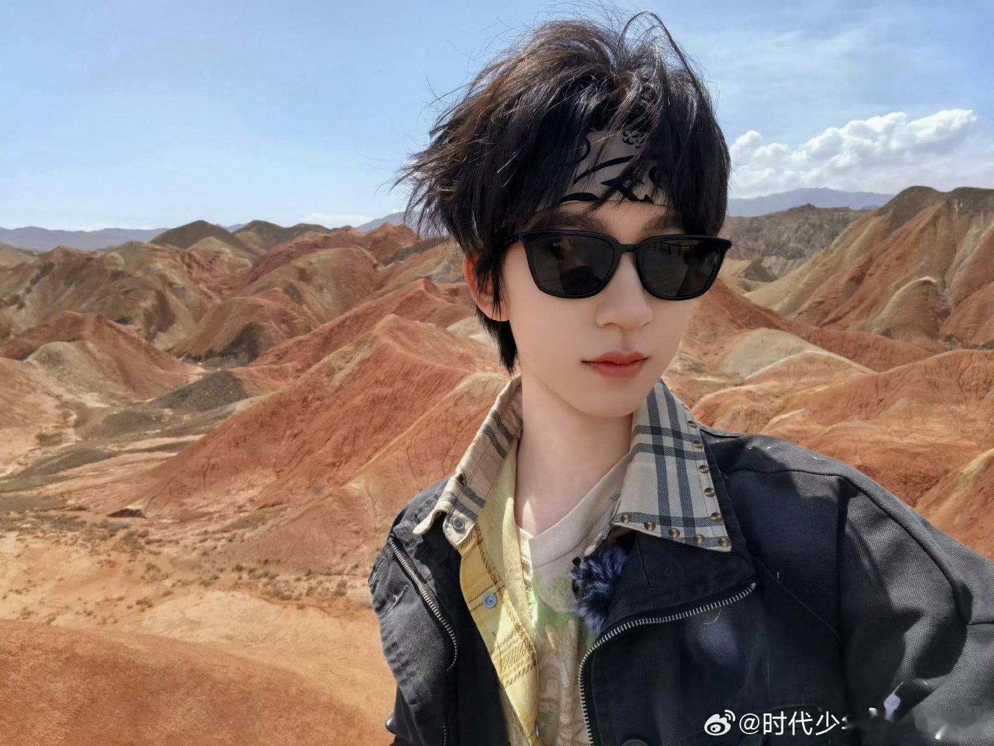 贺峻霖中传研究生录取通知书到了盼了许久的录取通知书终于送达，一路的努力正式落定。