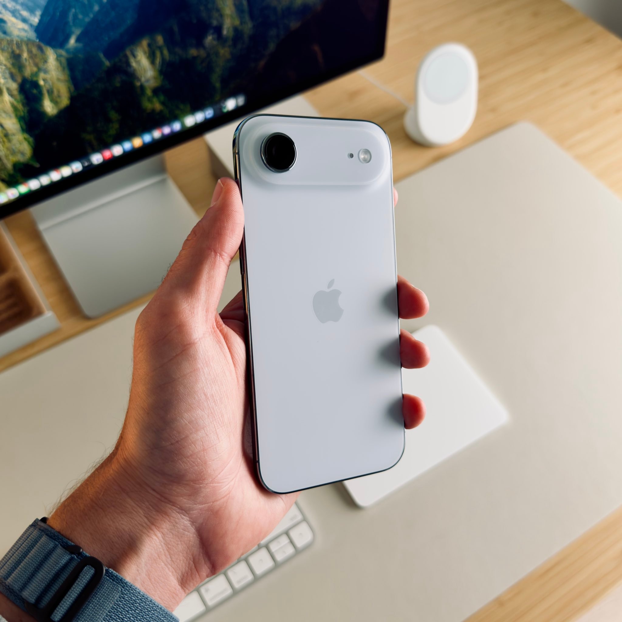 再强的算法也弥补不了硬件上的差距，iPhone Air影像评测结果仅有 141 