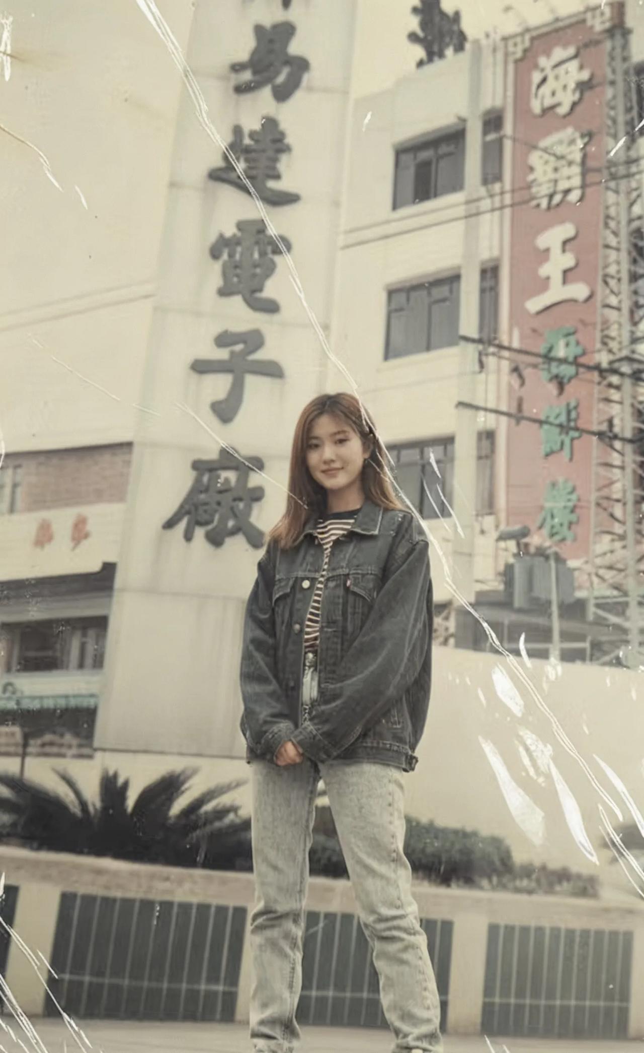 92年在东莞伟易达上班，时光匆匆30多年过去了，看着照片中年轻的自己，真是羡慕，