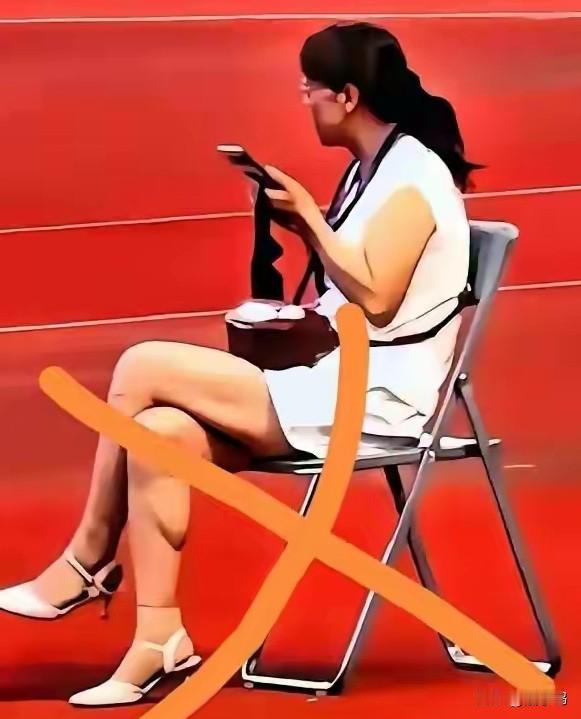 跷腿姐这件事，恰恰暴露了成年人最缺的一样东西——敬畏心。

不是法律没写。
《国