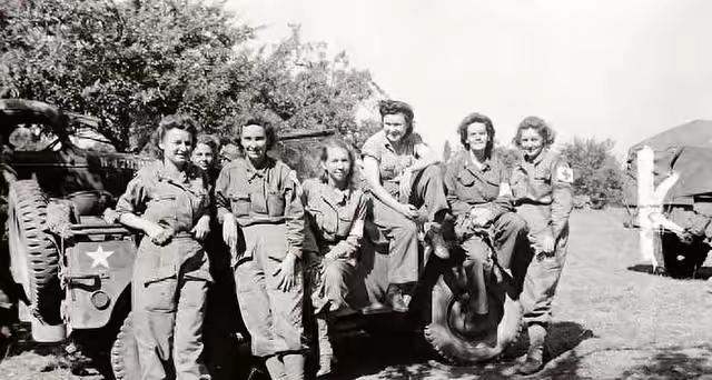 1947年，美国一名女子，在男友向她求婚后的第二天，从86楼纵身一跃自杀身亡。可