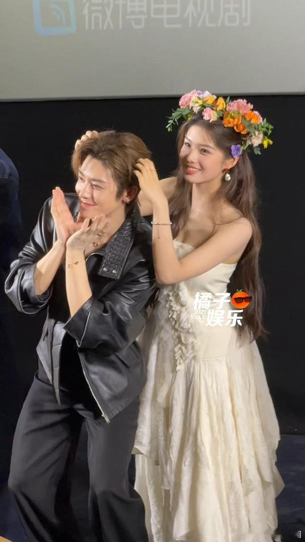 雀骨导演是侯明昊艾米cp粉雀骨导演是萧猫钓鱼cp粉导演自爆是萧猫钓鱼同担，侯明昊