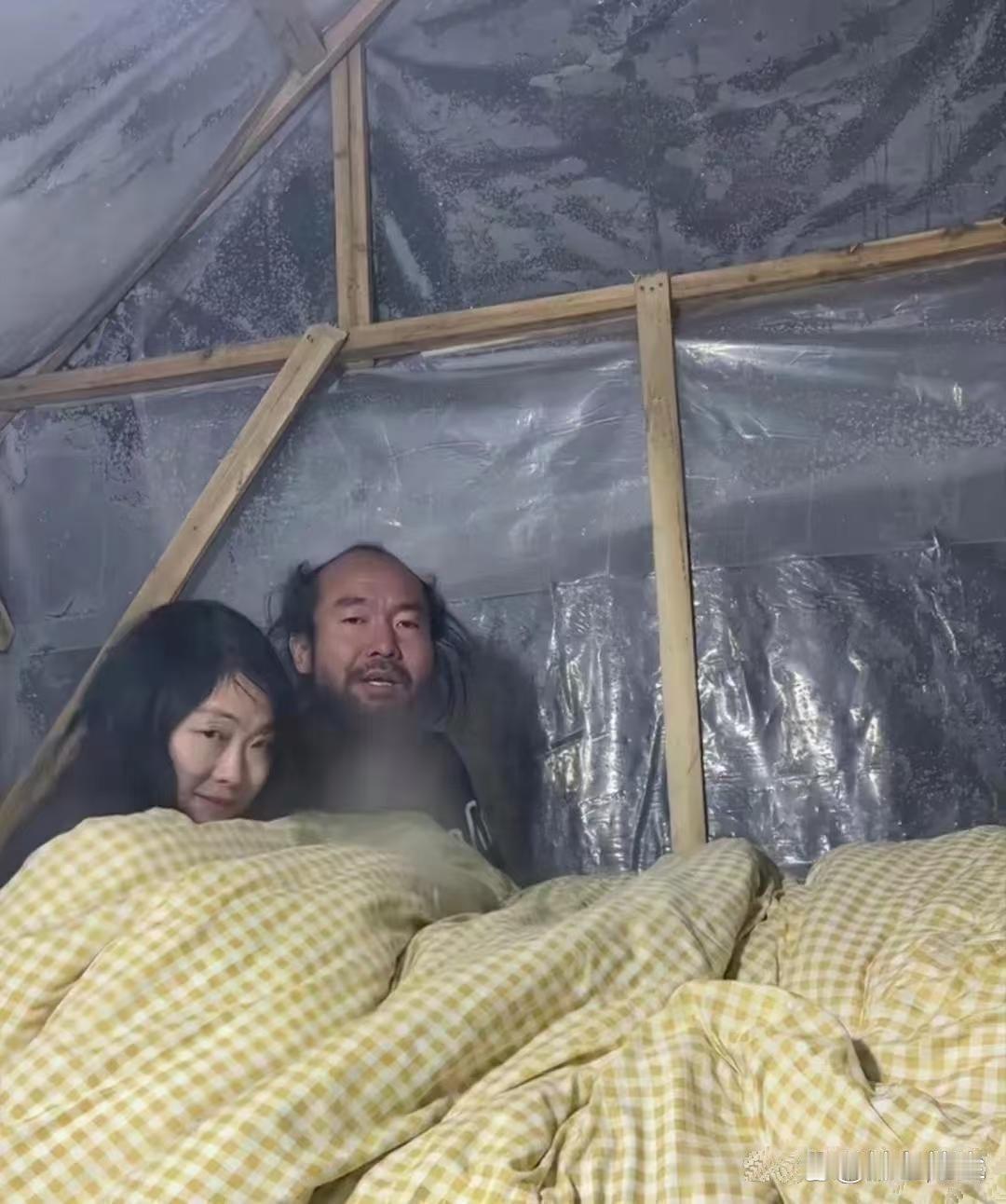 难怪大叔满脸幸福，这般美好际遇落到谁身上，都会满心欢喜 