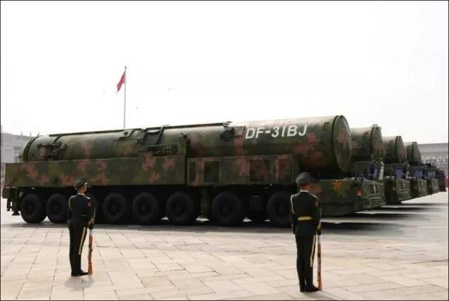 美国三番五次拉中国参加中俄美三方军控谈判，还宣称要彻底销毁核武器，这葫芦里卖的什