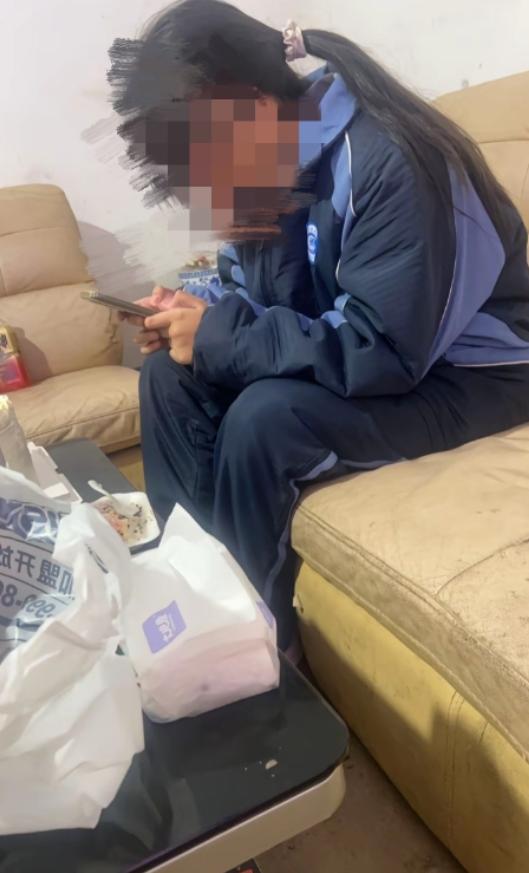 破防了！湖南，一女子不幸得宫颈癌去世，临终前，她将唯一的女儿托付给了闺蜜，还说闺