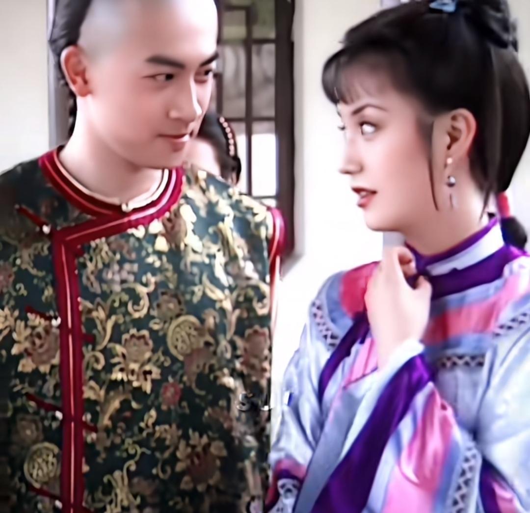 重温早年那些经典老剧就会发现，剧中男女主角就算不直白念出情话，没有拥抱、亲吻这类