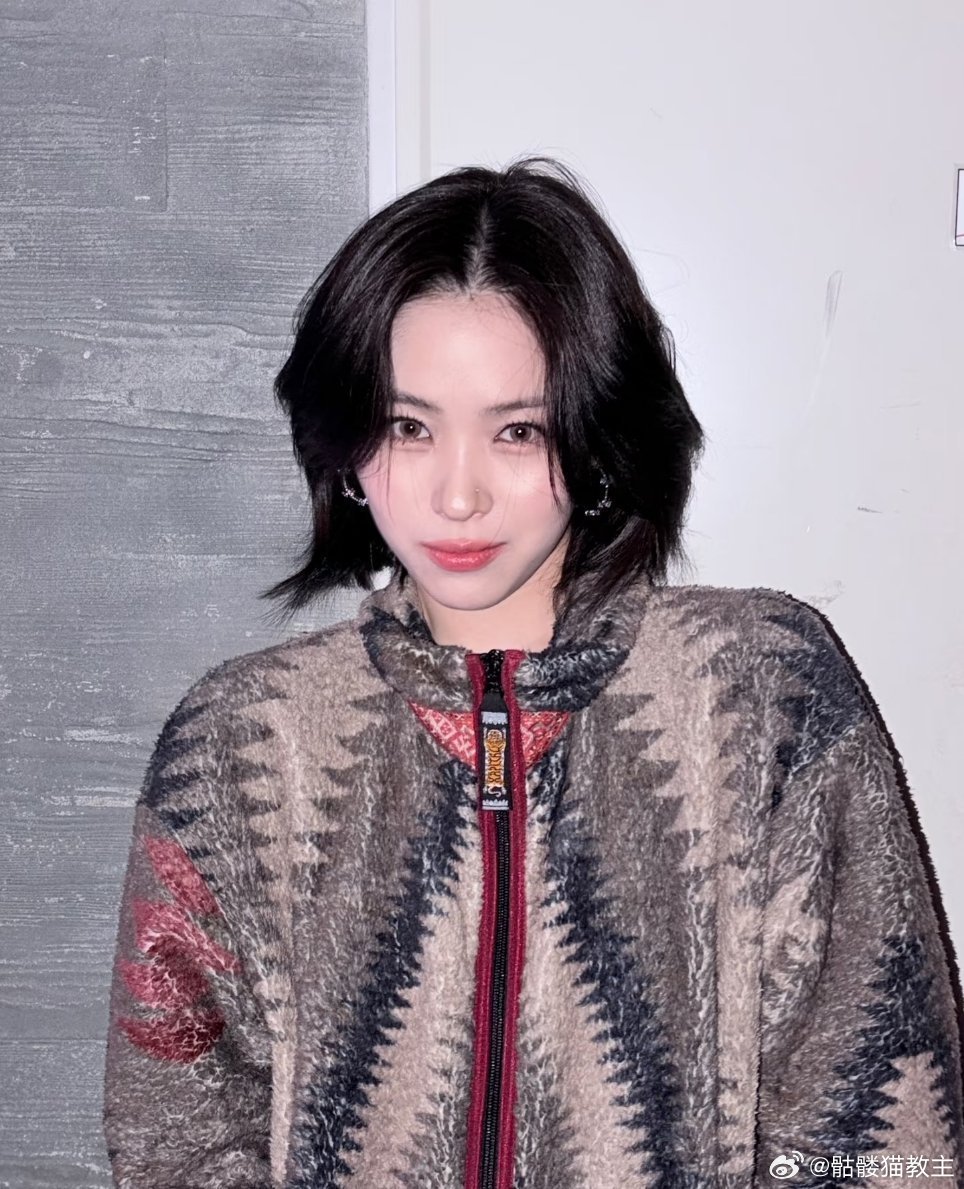 者来女唱歌台下坐的是申留真申留真闯中闯的是者来女演唱会谁能想到申留真闯中的名场面