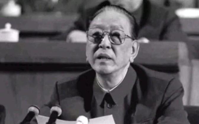 [微风]1962年，周总理将中国的一块领土划归巴基斯坦，在场的人纷纷表示不理解，