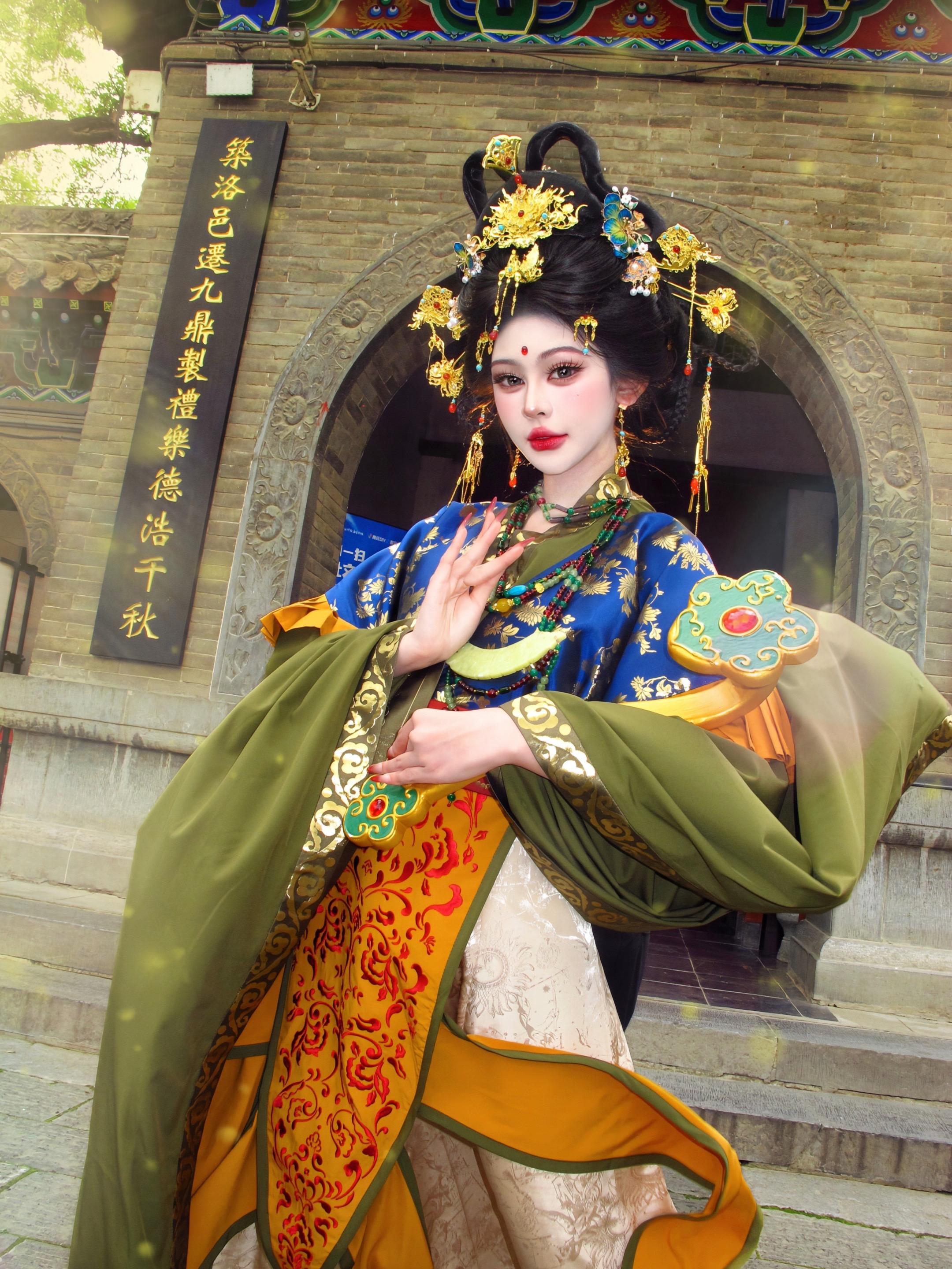 江山如画如痴作响   怎独往。