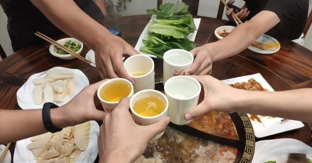 高尿酸血症，一个常见却又被许多人忽视的健康隐患，可能在不经意间悄悄危及我们的生活