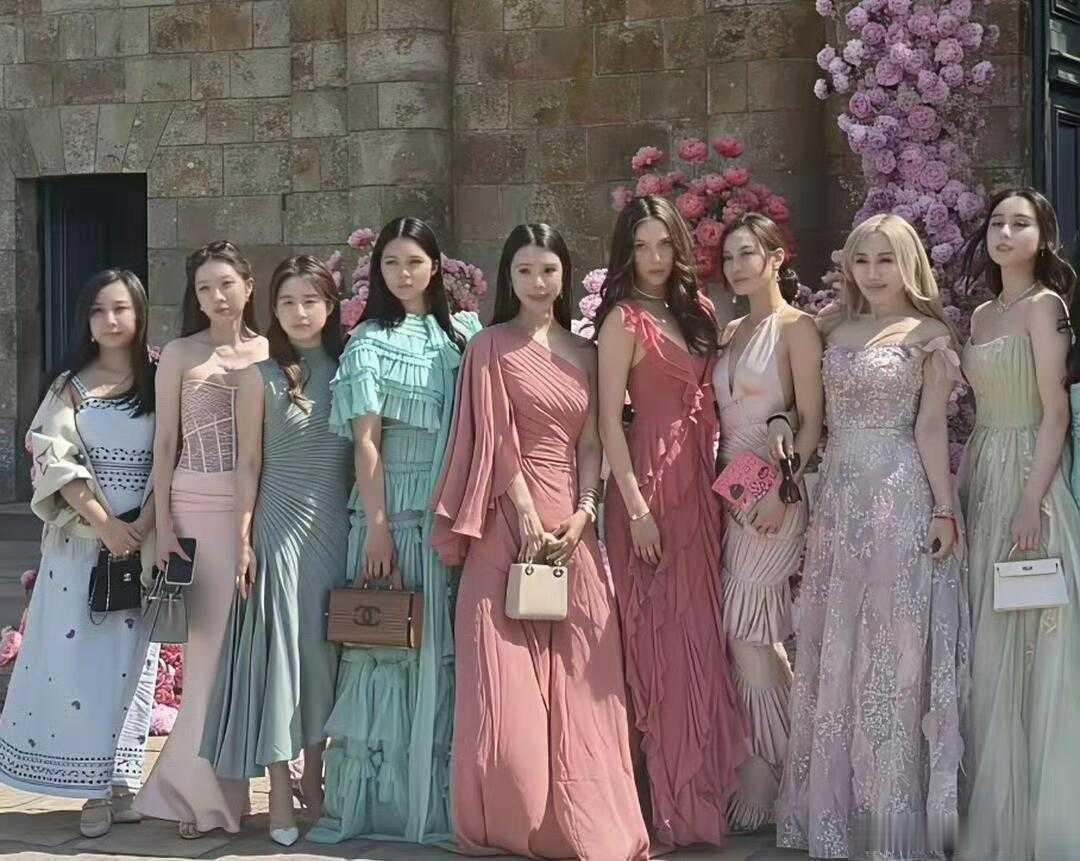 奚梦瑶伴娘阵容这些身家加起来比我们整个省一整年gdp还高
