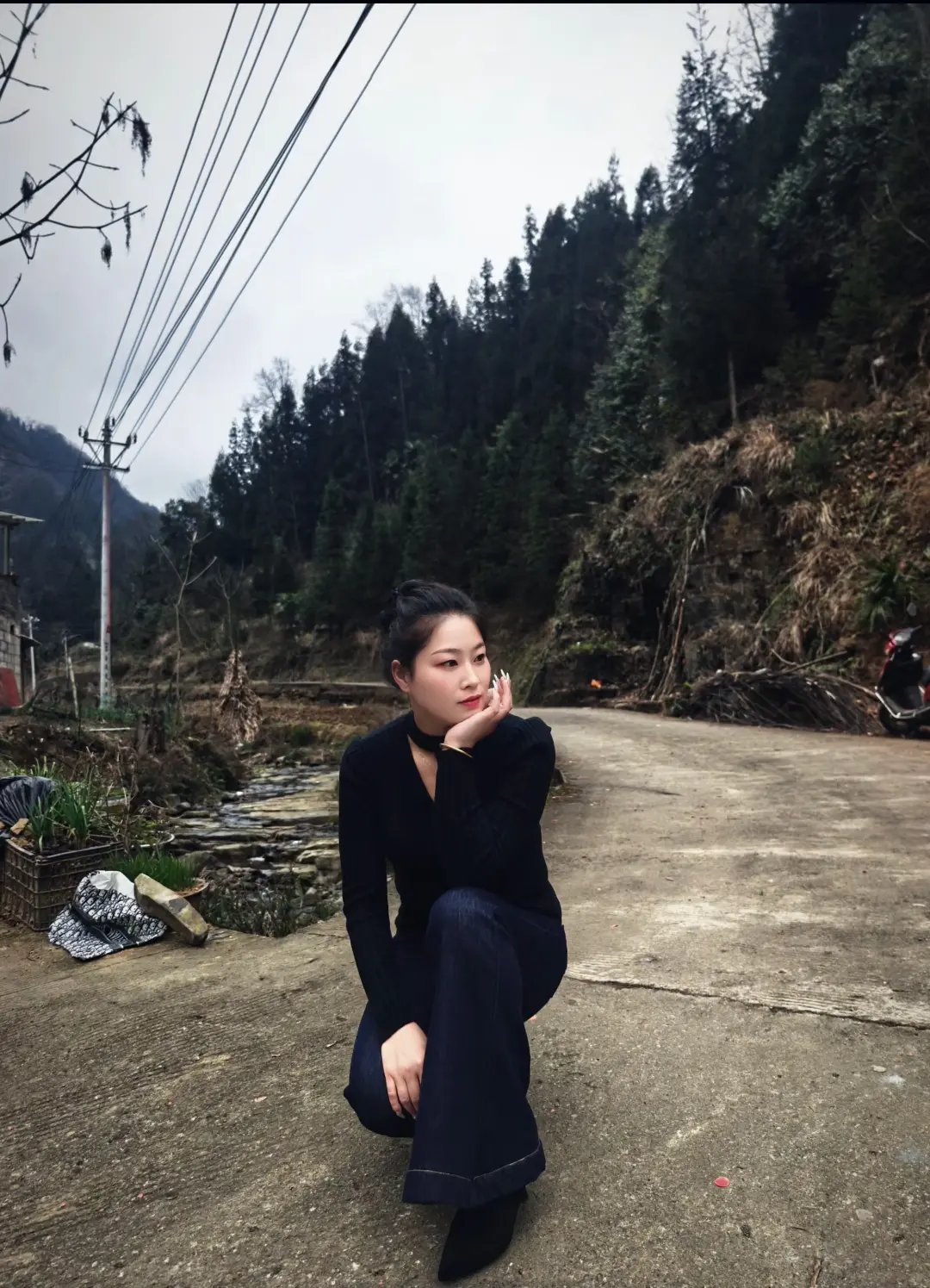 我们都站在各自的角度埋怨对方，算了，彼此各有难处，人与人之间， 好像永...