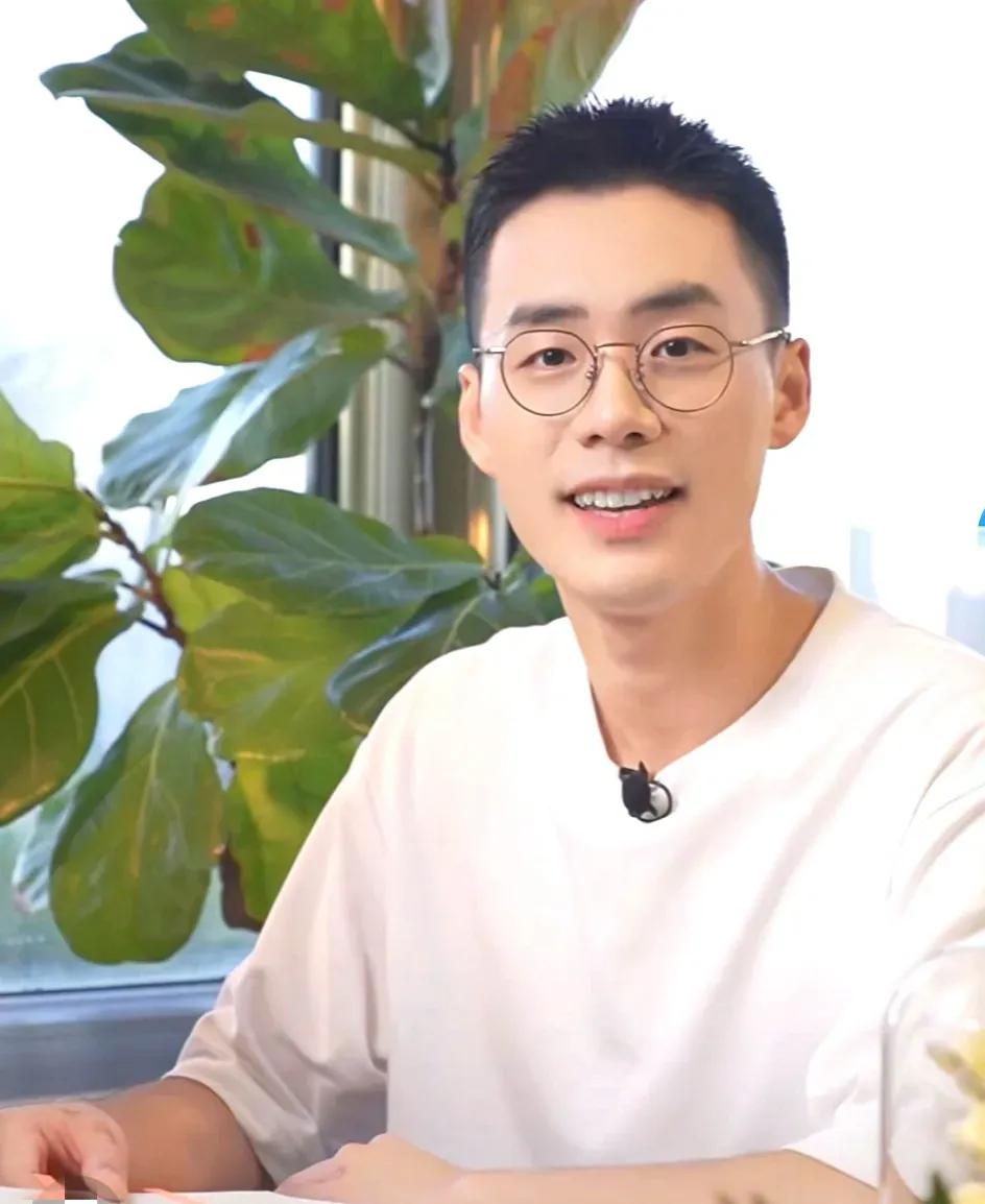 顿顿的起步不比董宇辉差！

顿顿从东方甄选出来后，新工作基本上已经落实，新团队有