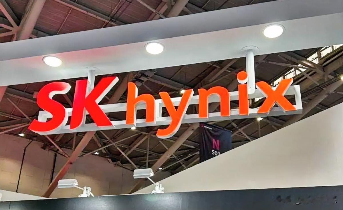 你们感受到存储涨价的传导了吗？刚看到存储巨头SK海力士最新发声，挺直接表示存储器