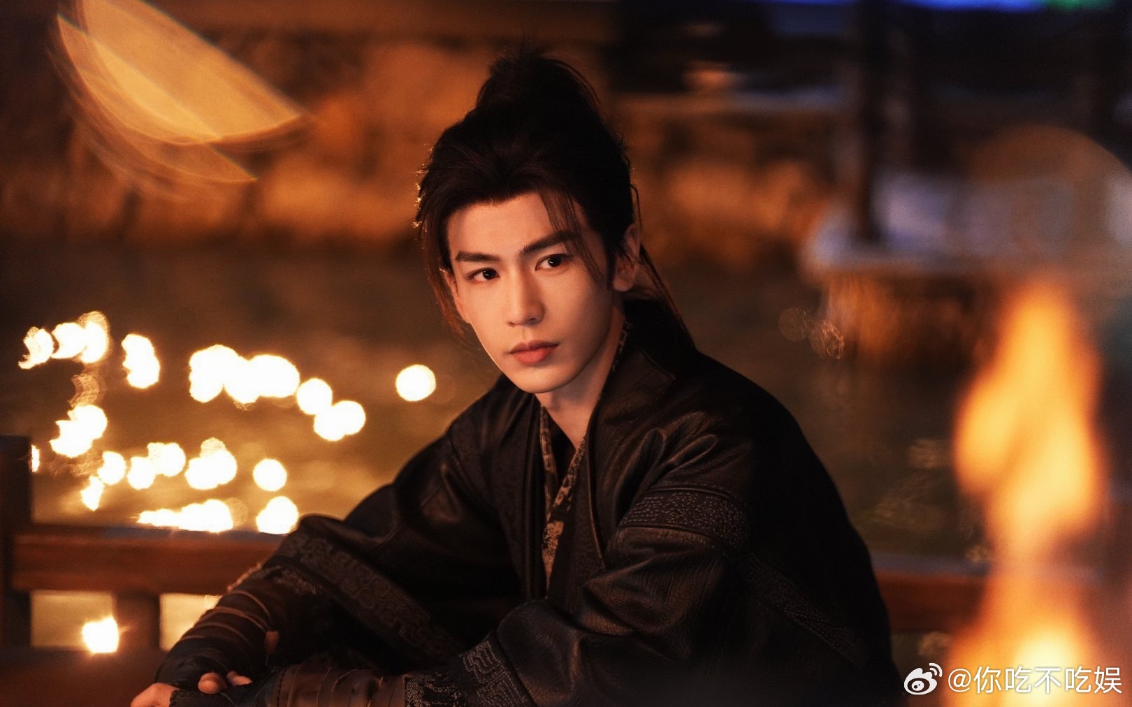 张凌赫的这种神仙颜值真的是会让人看一眼就会沦陷的啊。 