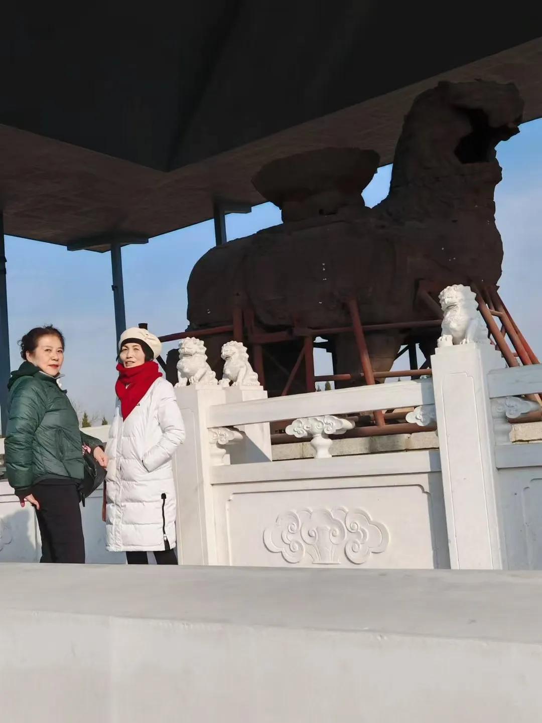 一个人没有朋友，就像没有盐的饭菜，平平淡淡总是少了一份滋味儿；一座城市没有古老的