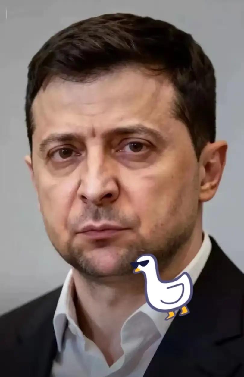 就在刚刚
泽连斯基突然宣布了
2025年10月20日，乌克兰总统泽连斯基公开宣布