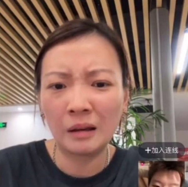 中专生非主流情侣别闹了 ​​​