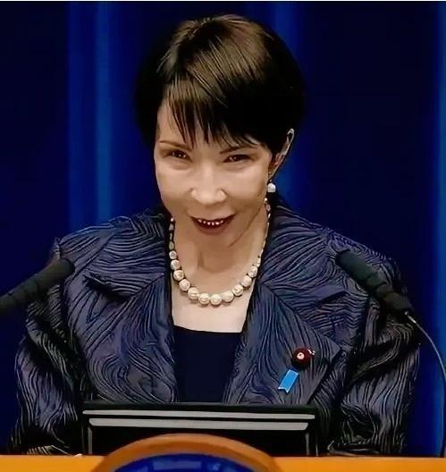 菲律宾民众倍感失望！7.9 级强震发生后，就在受灾民众急需国际社会伸出援手的时候