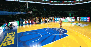 扣篮大赛大哥这三个卡篮脖子+三个空篮不进真是给我笑喷了