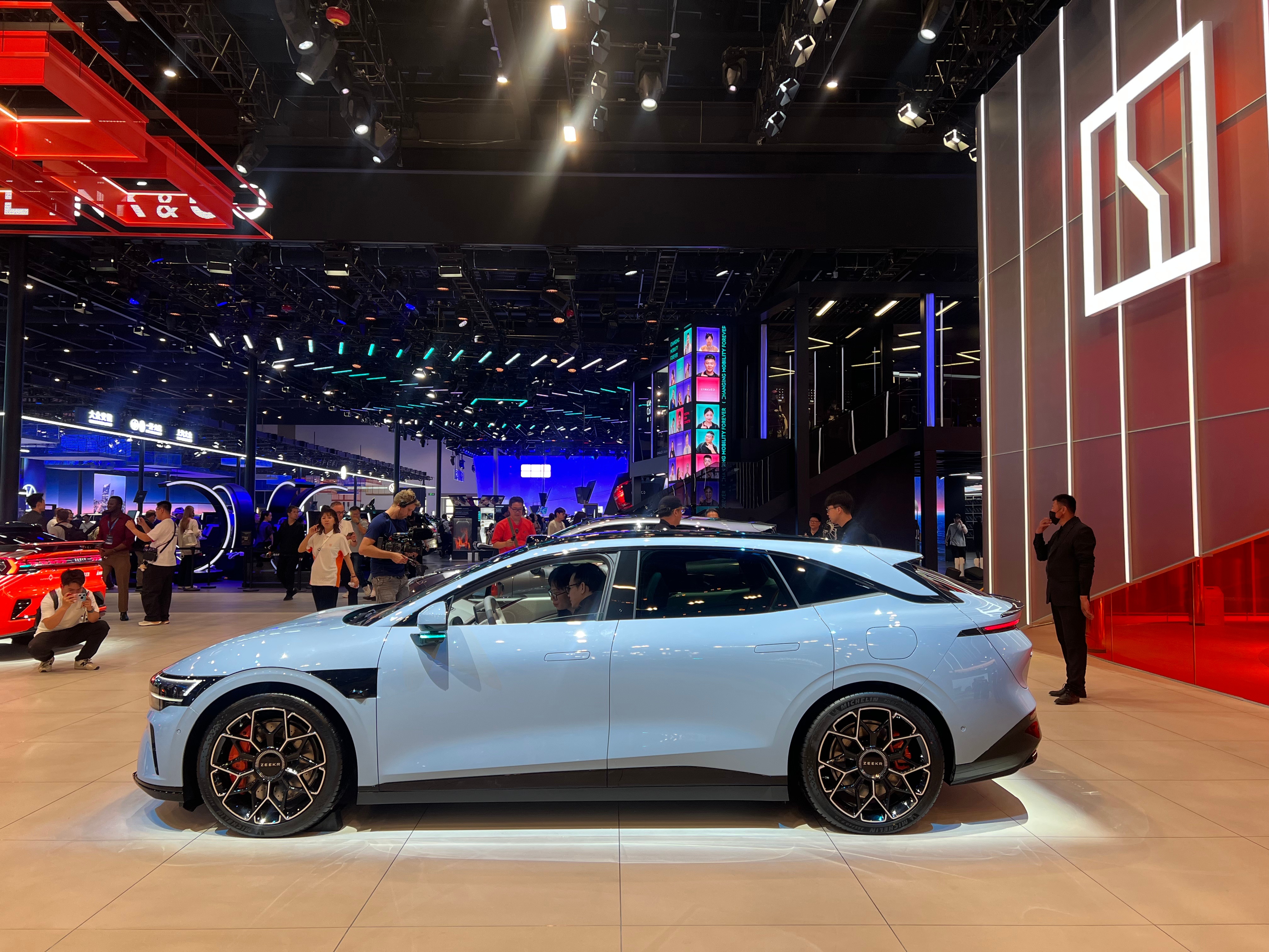 焕新极氪7系（007/007GT）上市权益限时价19.39万 - 23.39万元