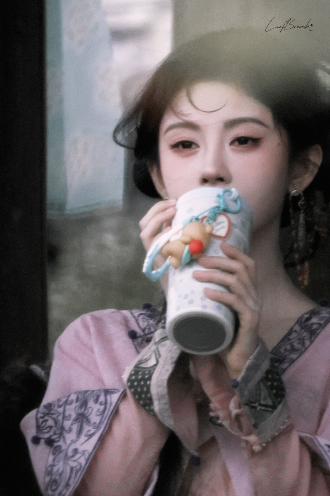 捕捉到一只喝水黛鞠婧祎阿黛