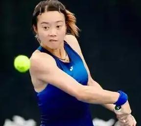 三盘极限拉锯！马烨欣2-1逆转琼斯，新加坡站逆境突围！
       2026年
