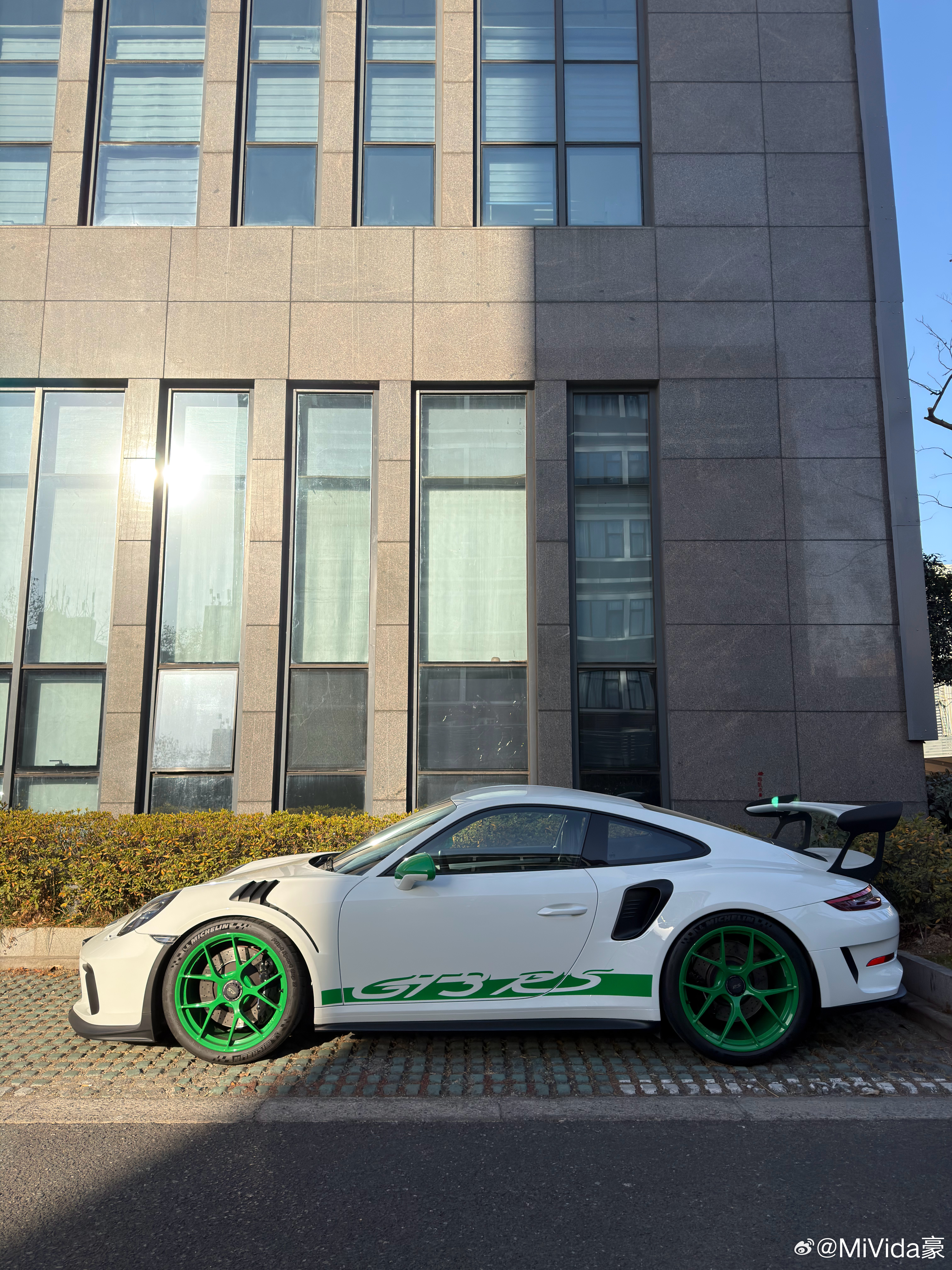 绿耳朵的保时捷911GT3RS 🐸 