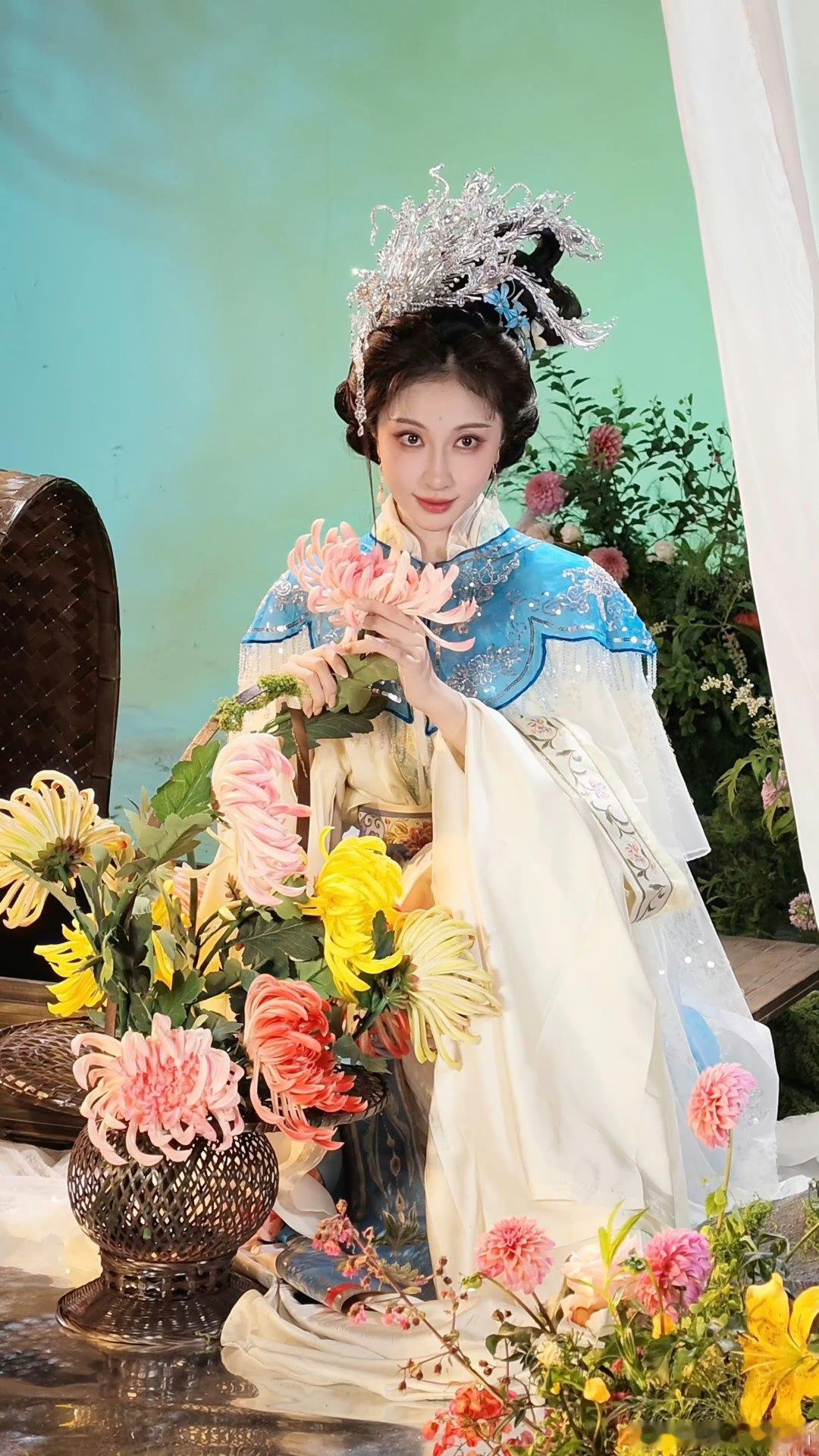 张小婉live图更是权威张小婉这几张live好有神性被张小婉live狠狠惊艳，眼