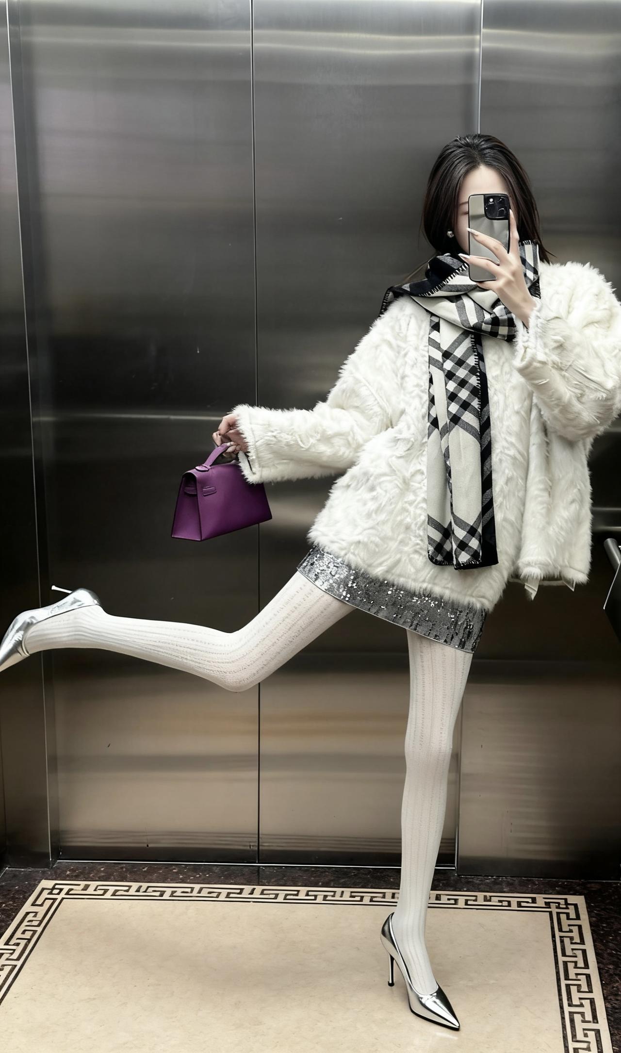 记录我的2026今日穿搭(OOTD) 
今日穿搭推荐轻熟风混搭路线，核心是柔暖的