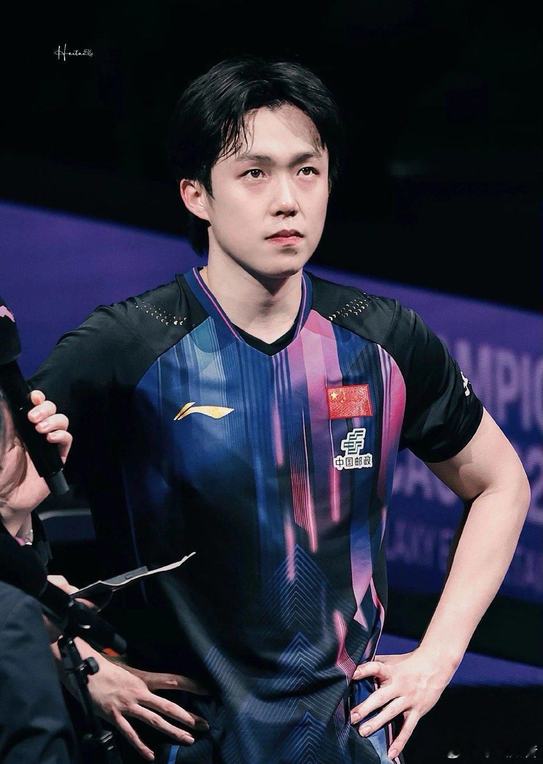 混团世界杯爆冷！世界第一王楚钦1-2不敌弗朗西斯卡，首局10平后惜败，第二局3-