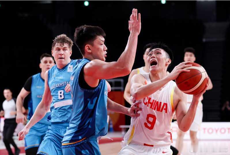 北京时间9月11日，2026年亚运会小组赛中国男篮对阵哈萨克斯坦男篮，中国男篮借