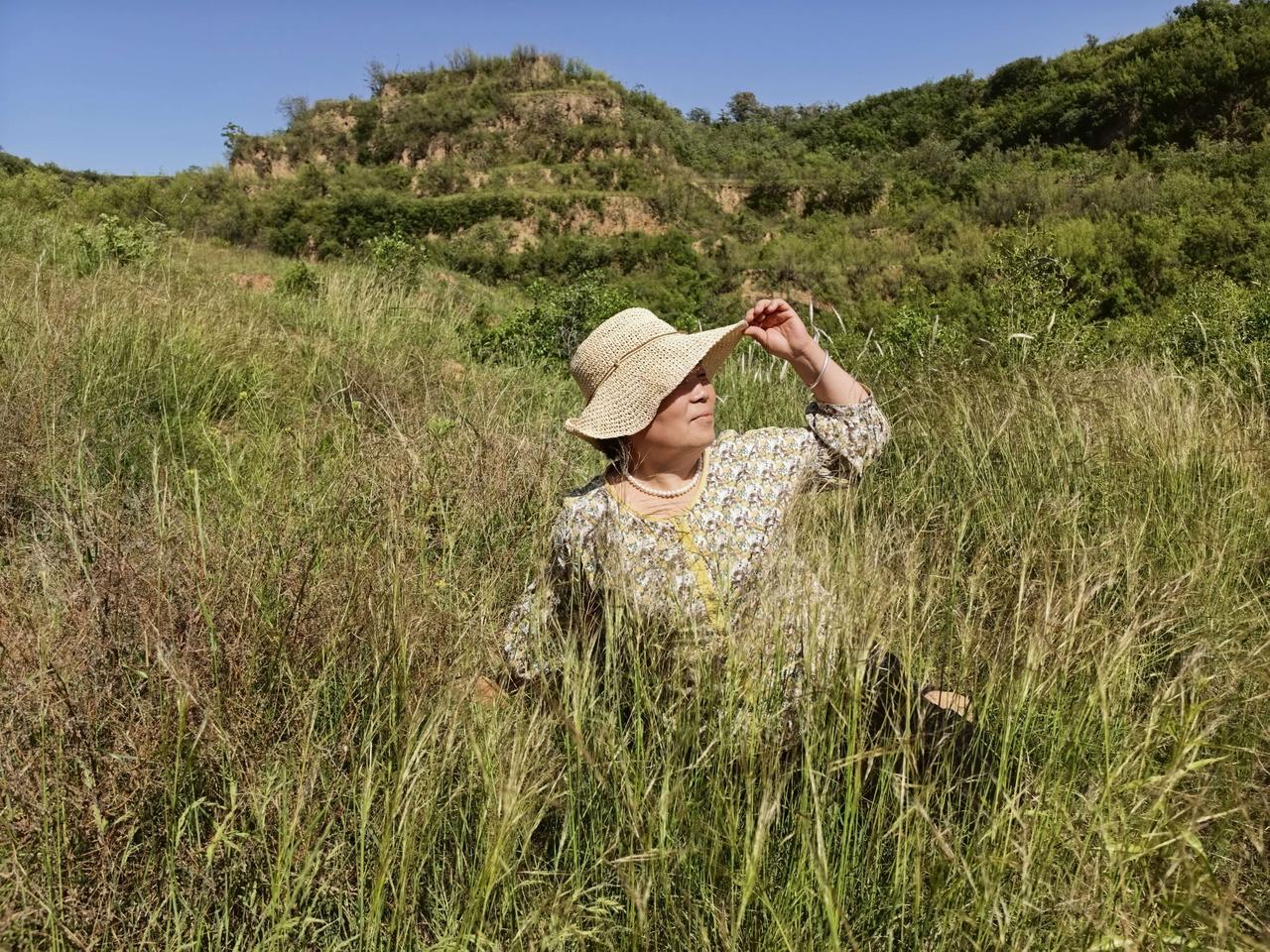 我炒股有十年之久，前阵子清仓卸载炒股软件了，尽管割在了地板上，鲜血淋淋，不忍直视