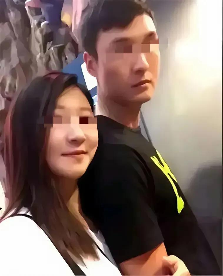 王暖暖一个高学历的成功女商人为何被低学历对俞晓东追到手？原因有三：

1.外形和