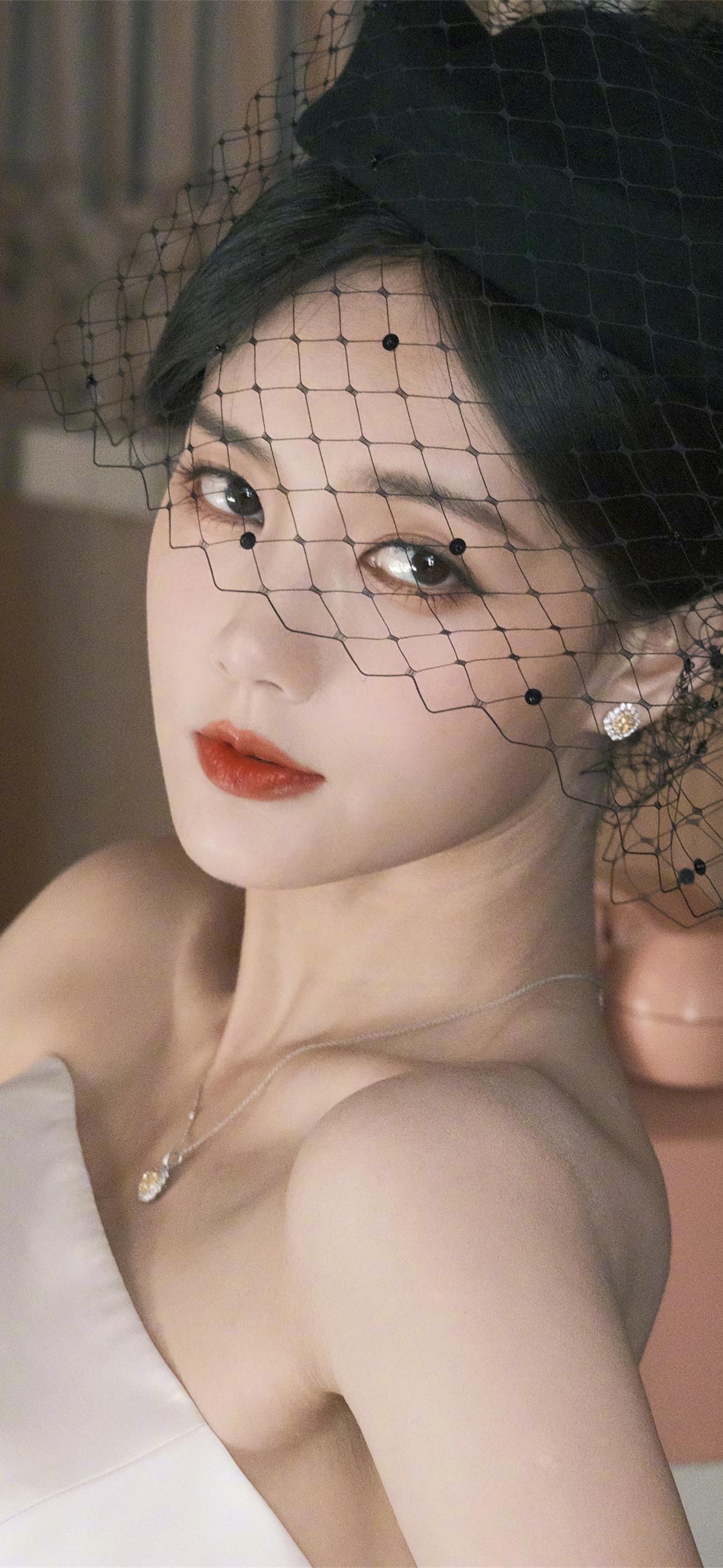 李一桐的极品对视盯坚持到最后一张出来哦  桐桐在等着