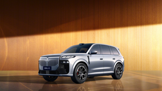 车企发布会现场狂发888杯奶茶岚图泰山X8预售发布会现场狂发888杯奶茶，这波宠