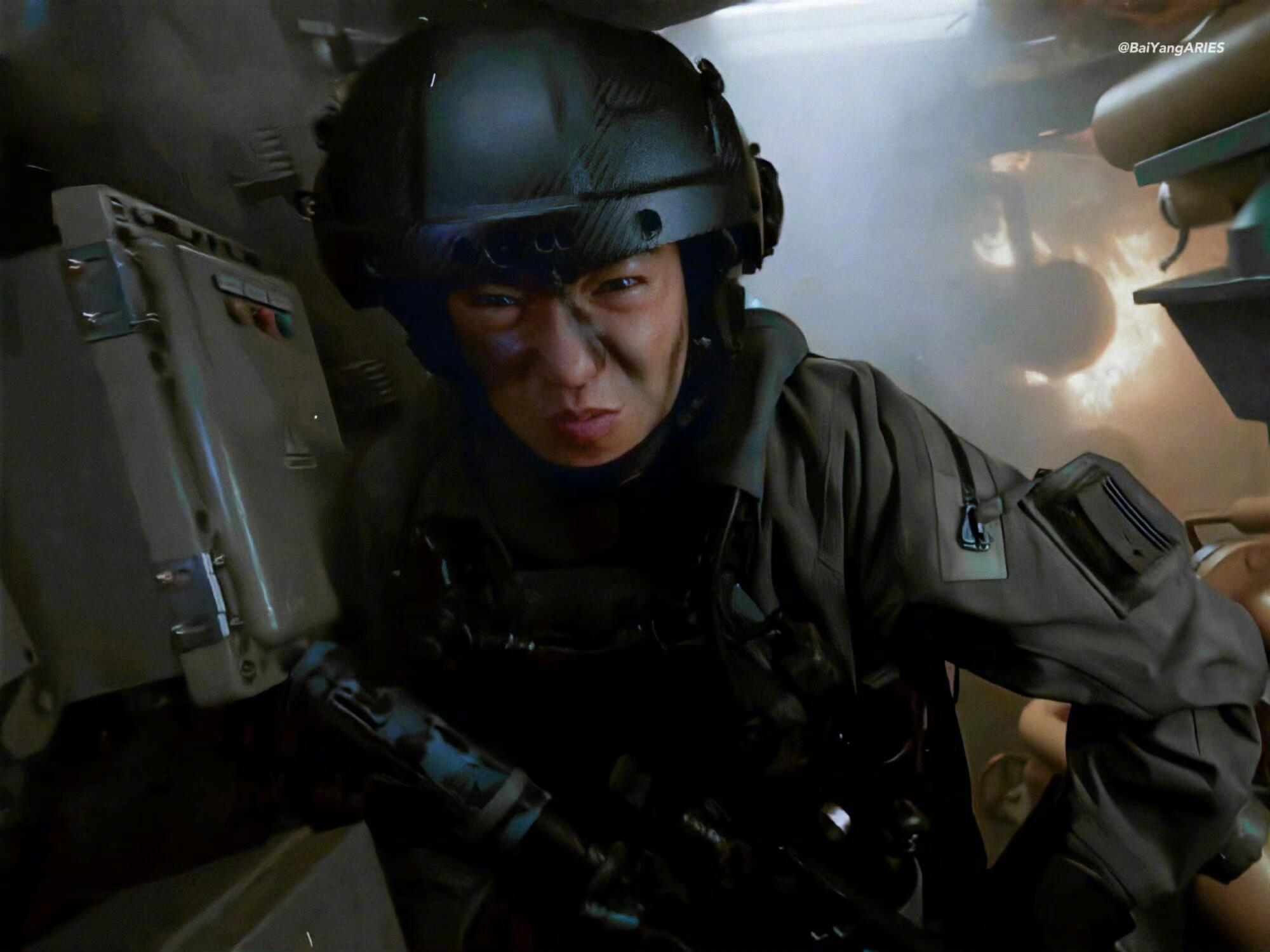 于适年度动作电影男演员提名于适凭借主演的电影《蛟龙行动》提名首届CMG中国电影盛