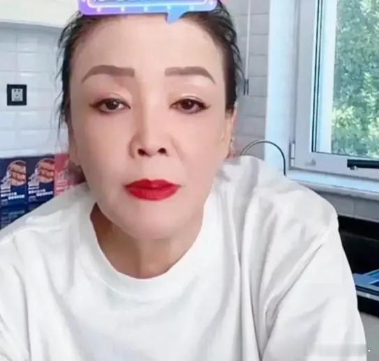 S妈痛骂汪小菲没良心，心疼女儿为生子落下毛病，离婚后没给赔偿得知张兰申请要回婚房