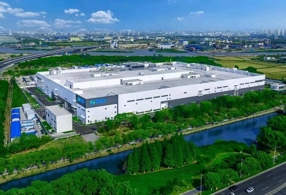 昆山牛了！全国首个钙钛矿光伏连廊并网发电，家门口多了片"隐形森林"
 
咱昆山又