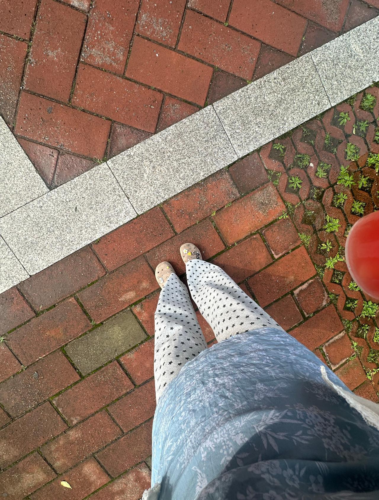 就不说广东了
今年秦皇岛都特别潮
天天下雨🌧️这半个月
我的衣服两天了还没干 