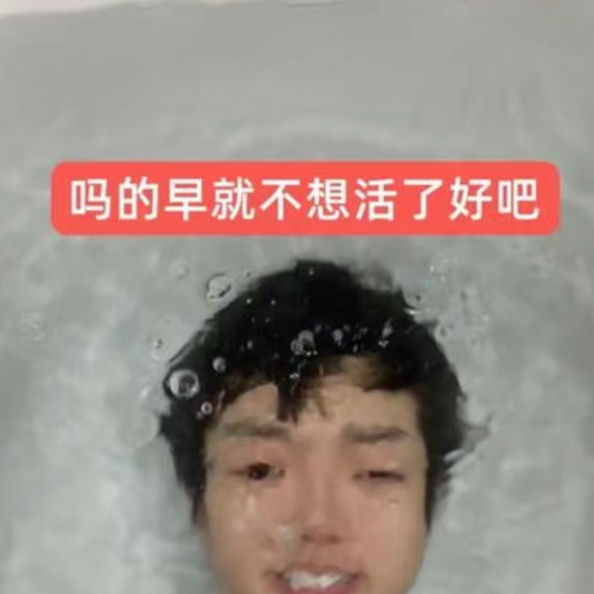 微博多封面图 封面图可以上传 9 张图片啦！太棒了，美美哒图片终于可以一起展示啦